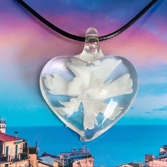 Handblown Glass White Flower Heart Pendant - Picture 3 of 5